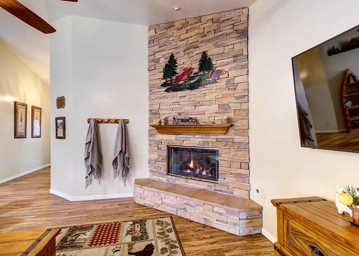 Holiday home Winter Hikes & Ice Fishing Fun: Cozy Show